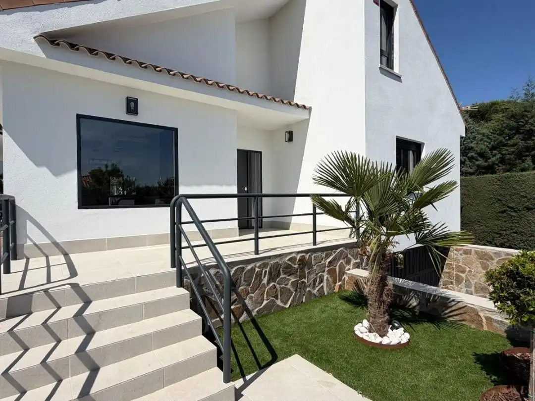 Terrassa de Casa o xalet en venda en Paracuellos de Jarama amb Calefacció, Jardí privat i Terrassa