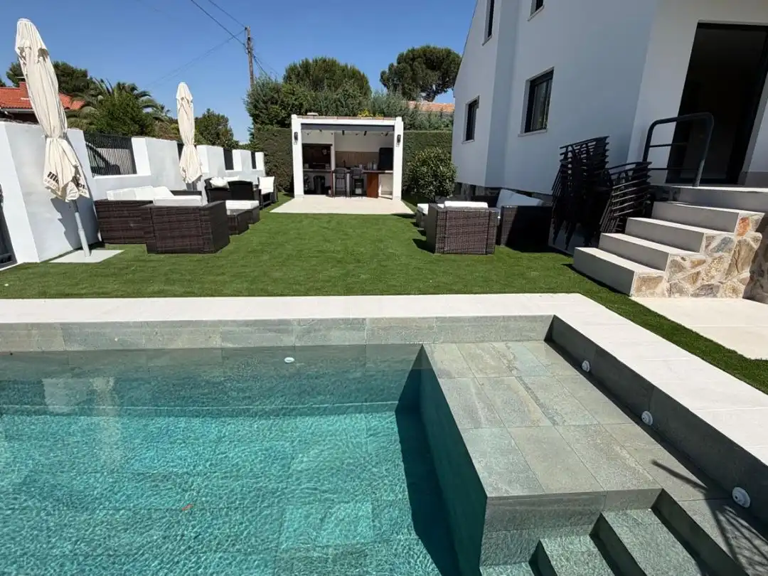 Piscina de Casa o xalet en venda en Paracuellos de Jarama amb Calefacció, Jardí privat i Terrassa
