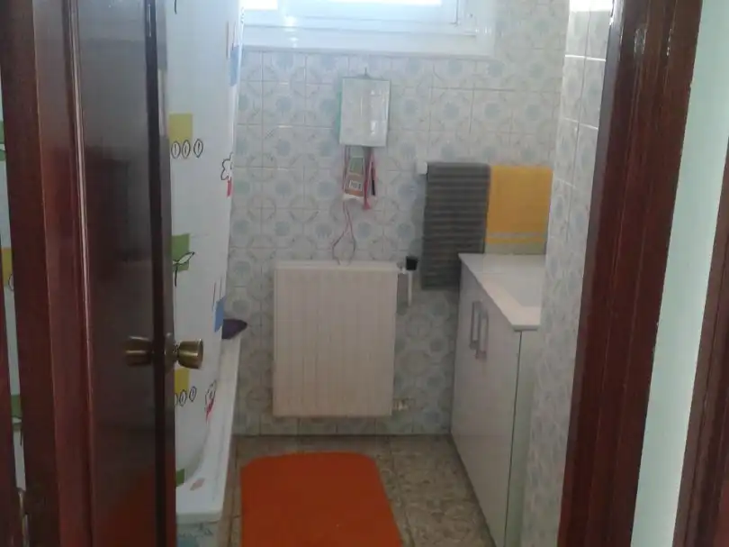 Baño de Piso de alquiler en Ourense Capital  con Calefacción, Terraza y Trastero