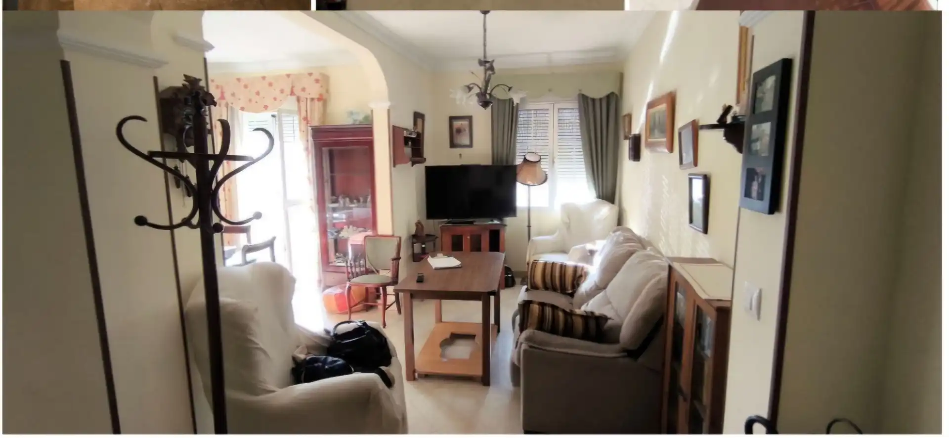 Living room of Flat for sale in  Sevilla Capital  with Air Conditioner and Balcony