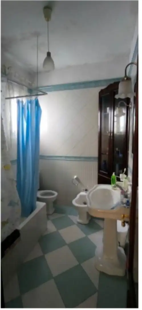 Bathroom of Flat for sale in  Sevilla Capital  with Air Conditioner and Balcony