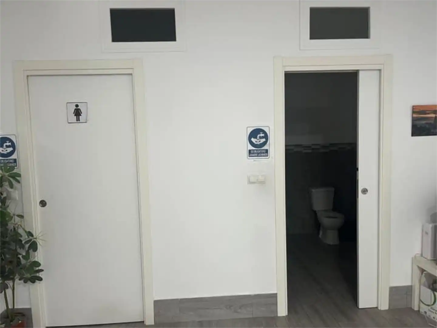Bathroom of Office for rent in Málaga  with Air Conditioner