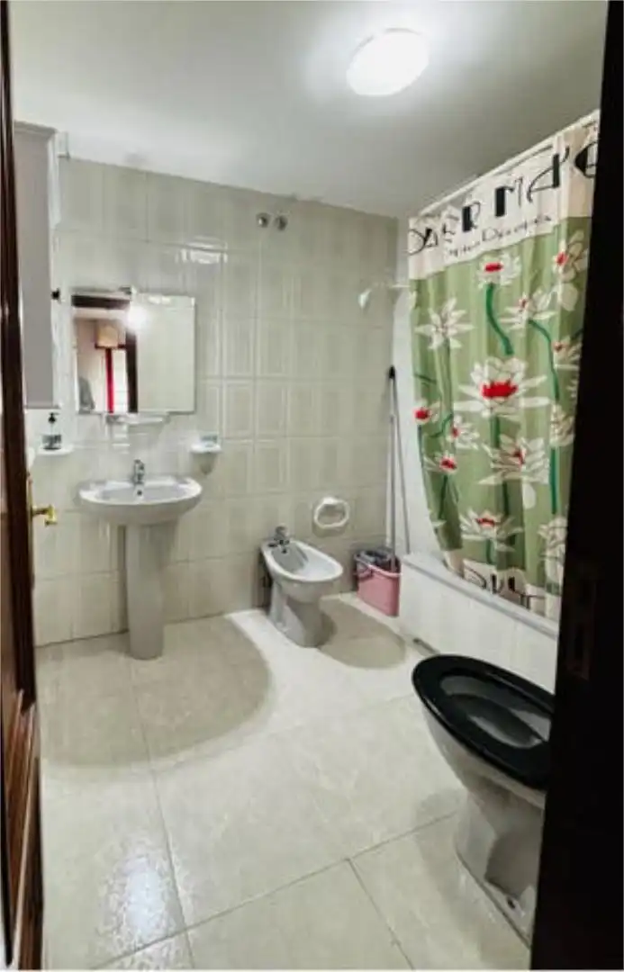 Apartamento de alquiler en Oroso Baño de Apartamento de alquiler en Oroso con Calefacción, Jardín privado y Trastero
