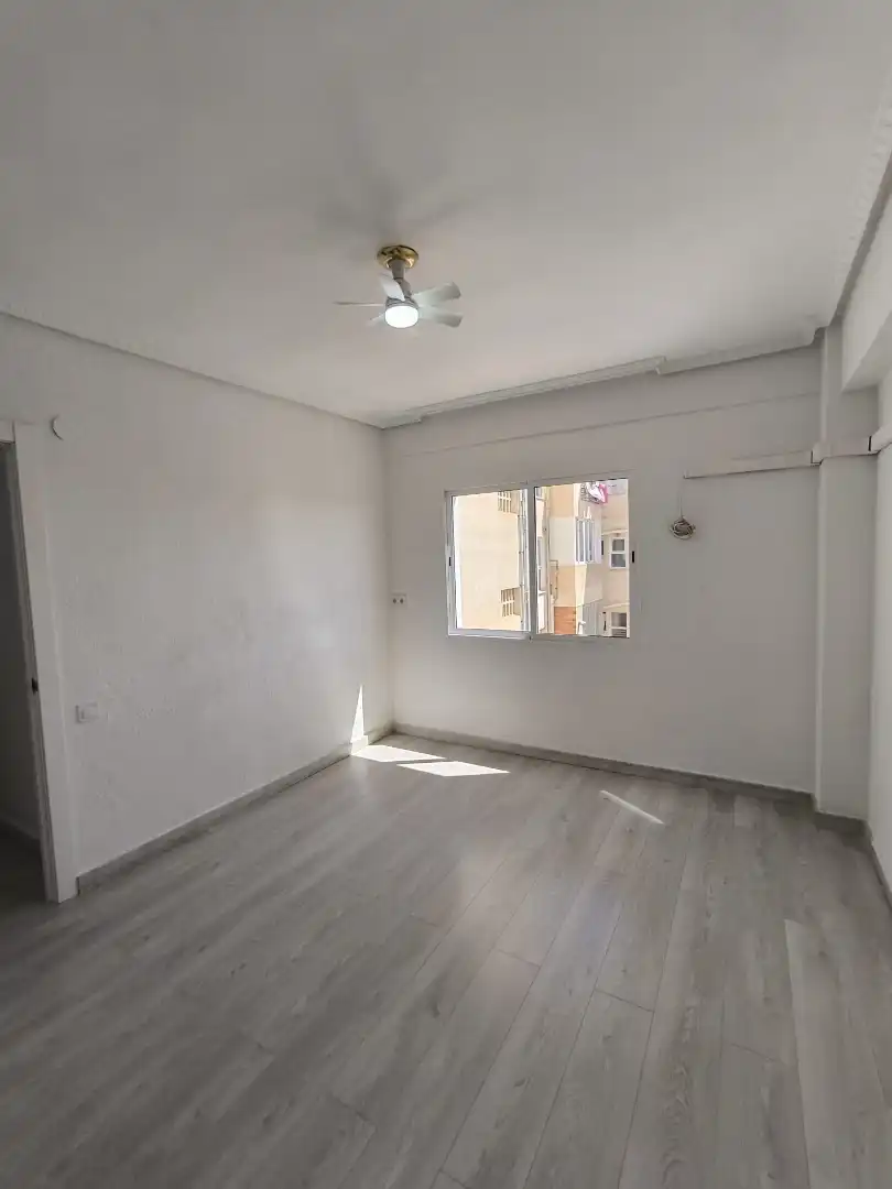 Piso en venta en Avinguda Reis Catòlics, 45, Alginet Habitación de Piso en venta en Alginet con Aire acondicionado y Terraza
