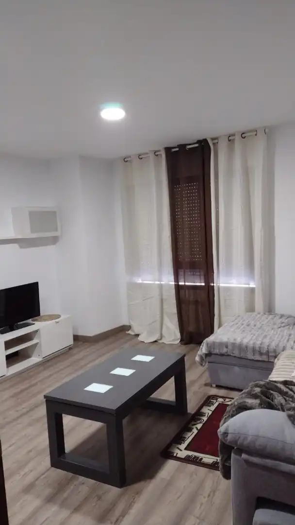 Wohnung zur Miete in Calle el Valle, 2, Villaquilambre Schlafzimmer von Wohnung zur Miete in Villaquilambre mit Heizung, Abstellraum und Möbliert
