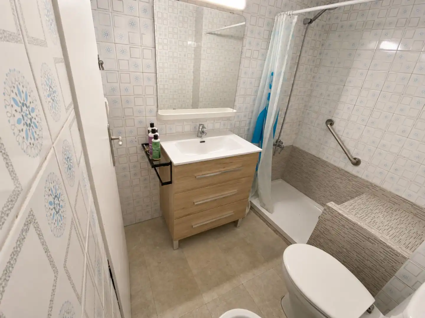 Flat for sale in Carrer Rafel Casanova, 14, Torrelles de Llobregat Bathroom of Flat for sale in Torrelles de Llobregat with Air Conditioner and Terrace