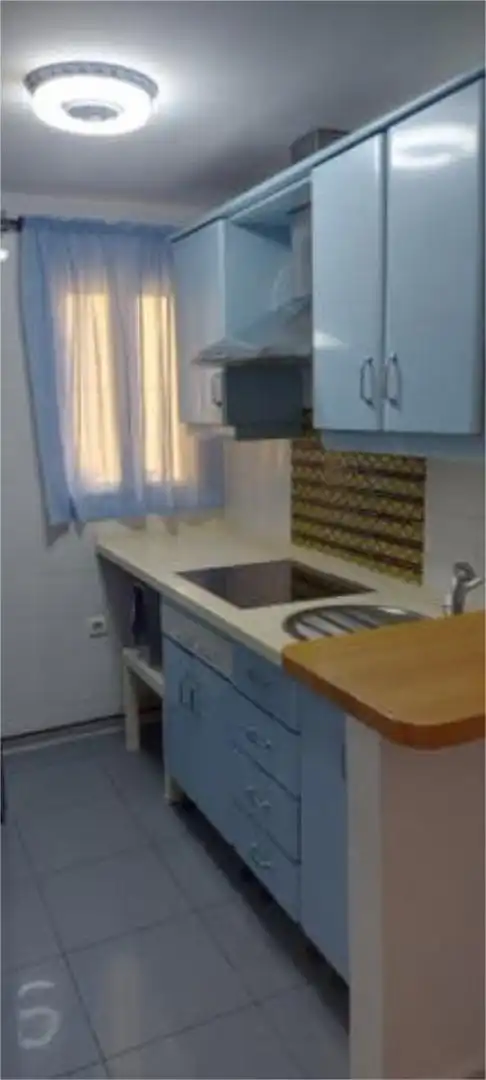 Apartamento de alquiler en Bahia Luz - La Forestal Cocina de Apartamento de alquiler en Rota con Calefacción, Jardín privado y Terraza