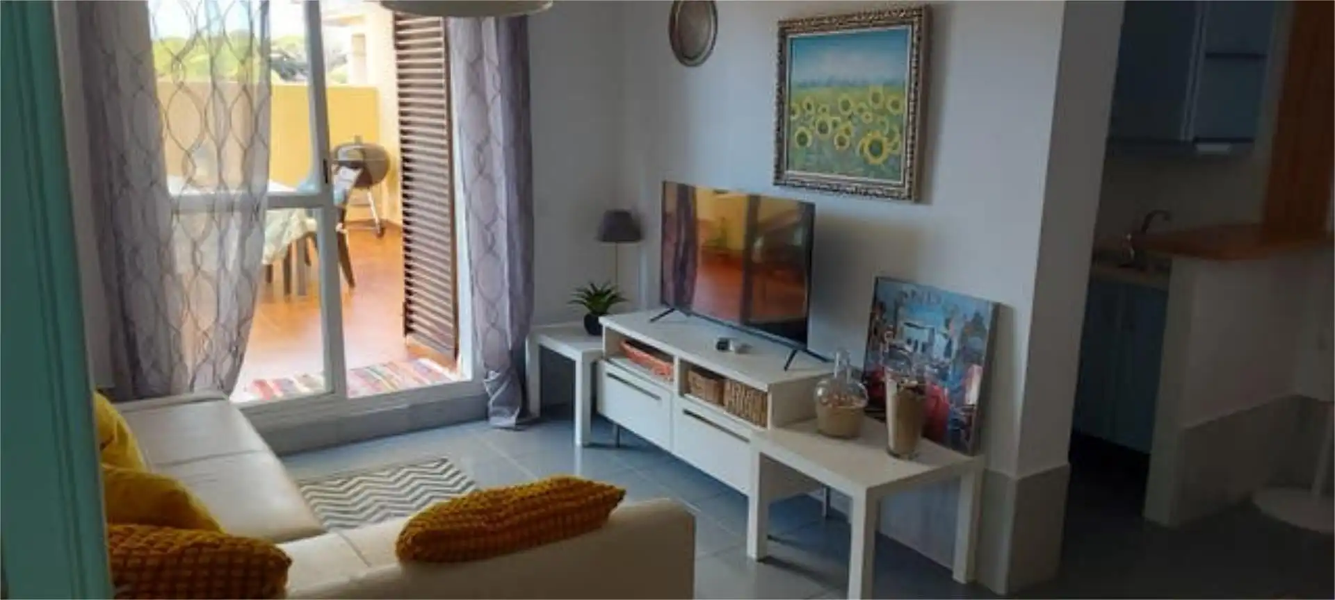 Apartamento de alquiler en Bahia Luz - La Forestal Sala de estar de Apartamento de alquiler en Rota con Calefacción, Jardín privado y Terraza