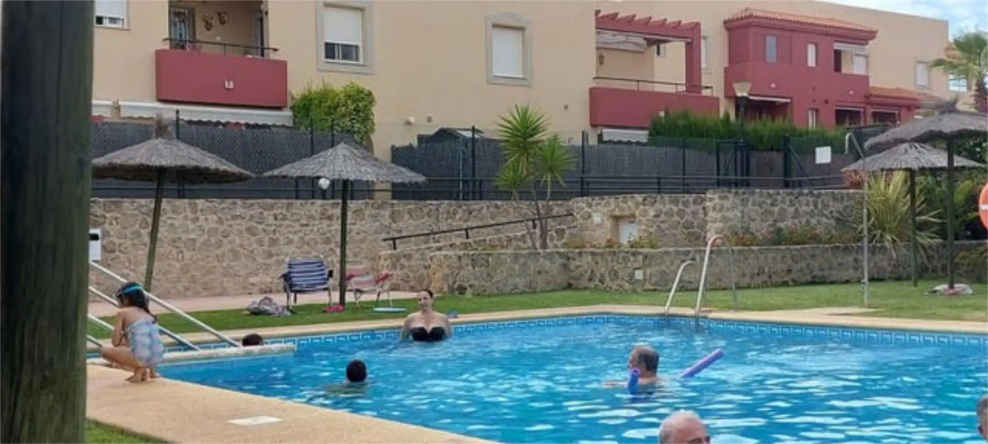 Apartamento de alquiler en Bahia Luz - La Forestal Piscina de Apartamento de alquiler en Rota con Calefacción, Jardín privado y Terraza