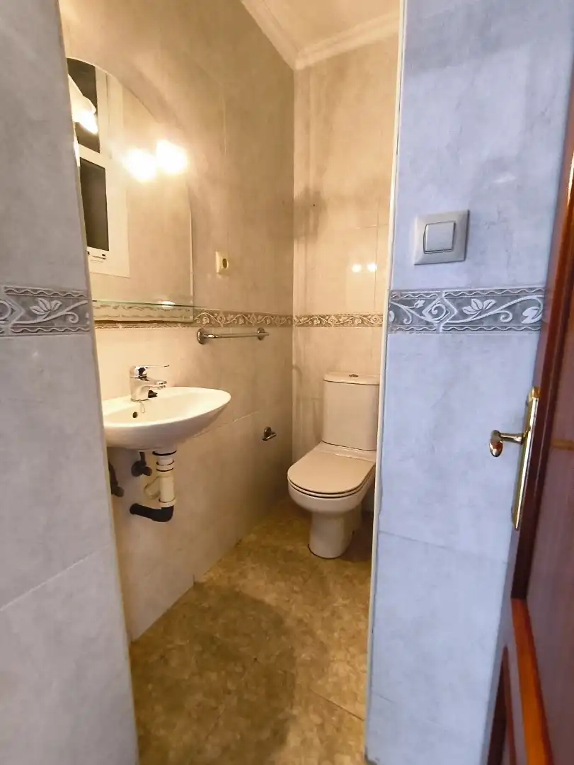 Flat for sale in Calle Exército Español, 8p, Caranza Bathroom of Flat for sale in Ferrol