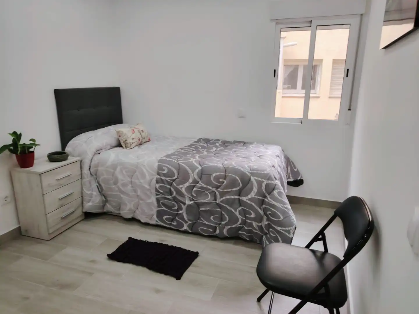 Habitació a Avinguda Catalunya, 42, La Plantera Habitació a Avinguda Catalunya, 42, La Plantera