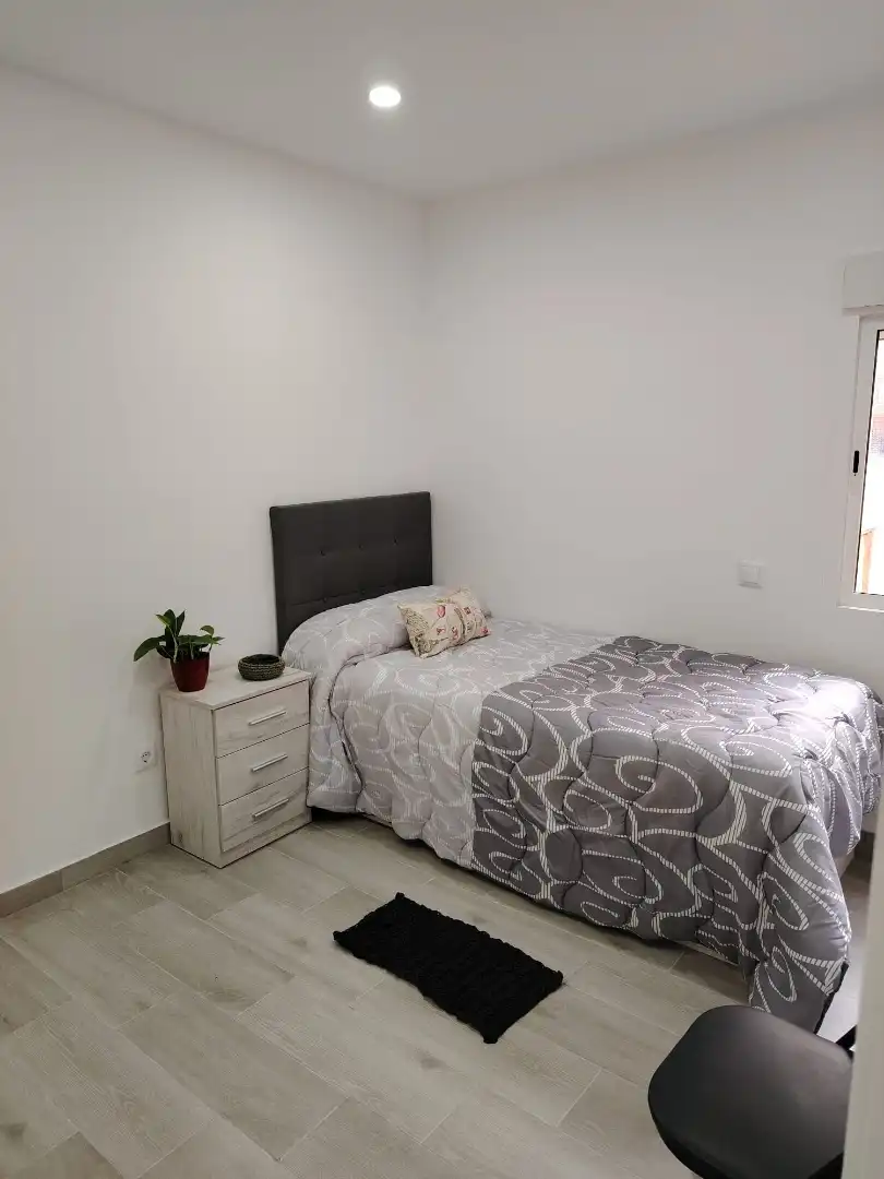 Habitació a Avinguda Catalunya, 42, La Plantera Habitació a Avinguda Catalunya, 42, La Plantera