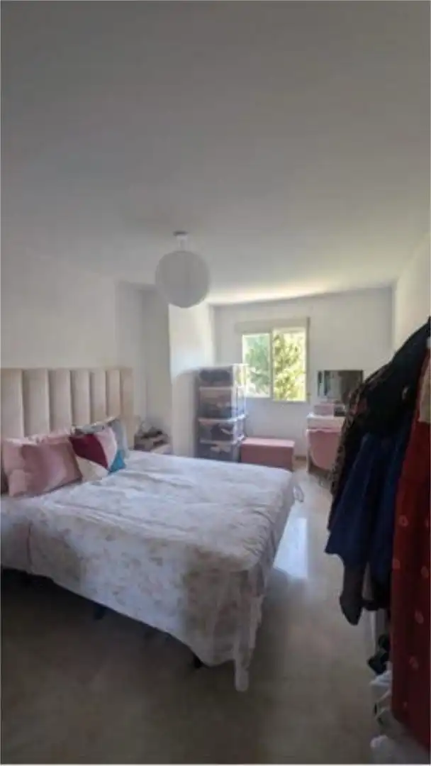 Habitación de Piso de alquiler en Cenes de la Vega con Amueblado y Se aceptan mascotas