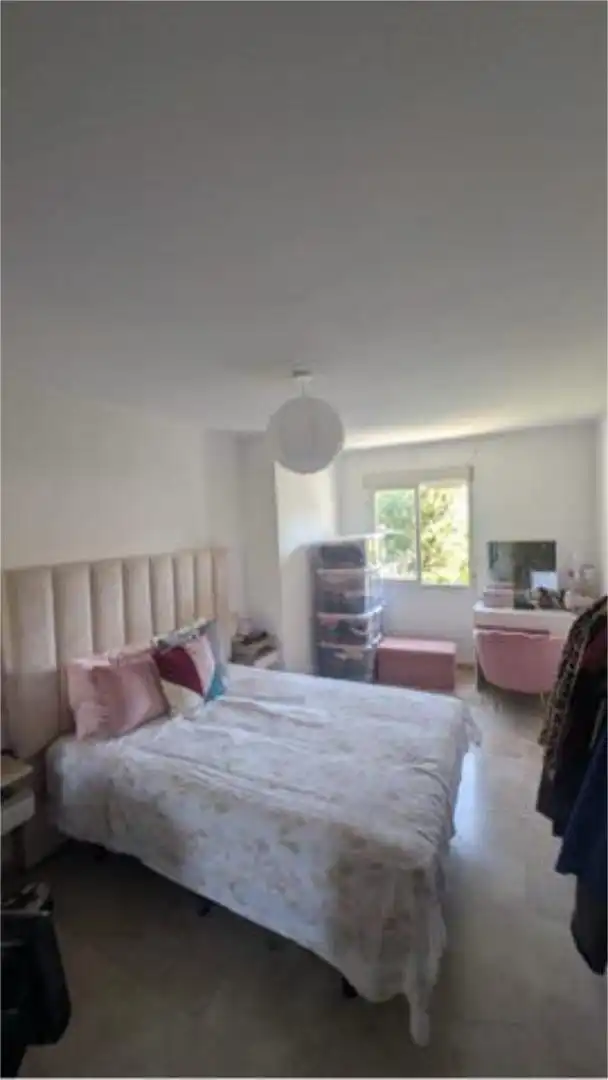 Habitación de Piso de alquiler en Cenes de la Vega con Amueblado y Se aceptan mascotas