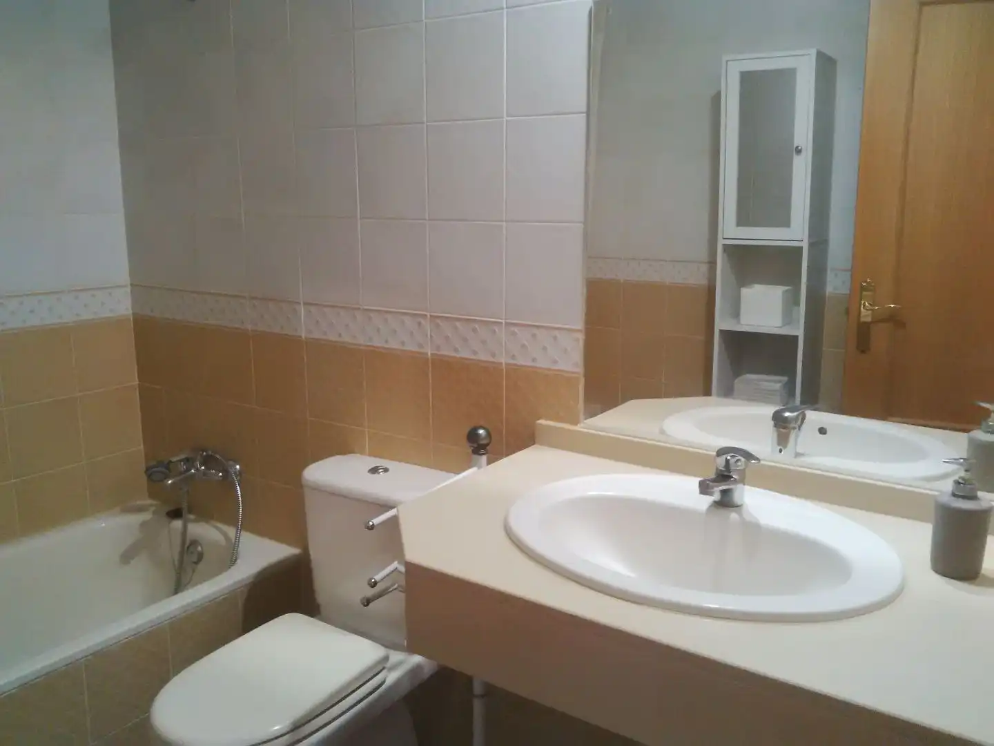 Pis de lloguer a Carrer Xaloc, 8, Mirador de la Cala - Benimar Bany de Pis de lloguer en Villajoyosa / La Vila Joiosa amb Aire condicionat, Calefacció i Terrassa