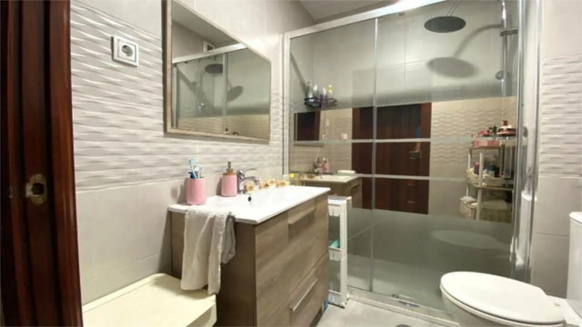 Bathroom of Flat for sale in Sevilla