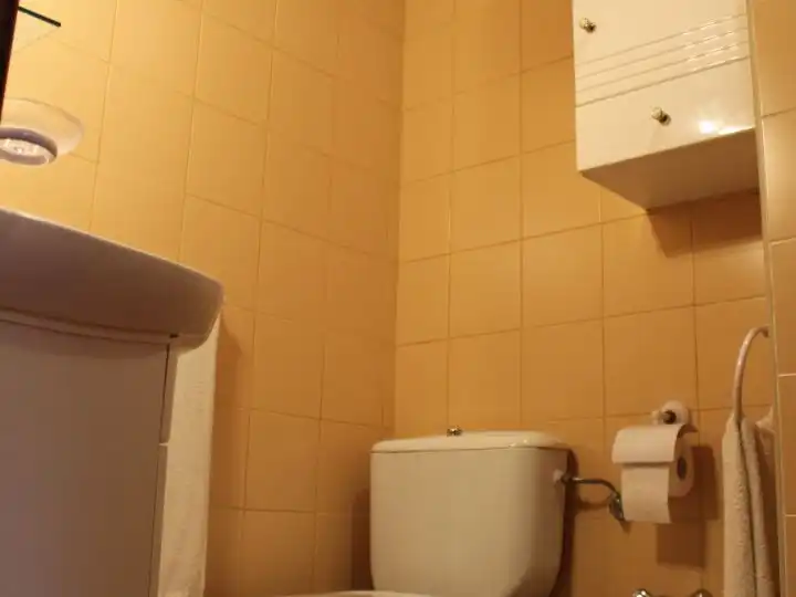 Piso en venta en Calle Nuestra Senora de las Nieves, 26, Santa Bárbara Baño de Piso en venta en Toledo con Aire acondicionado, Calefacción y Terraza