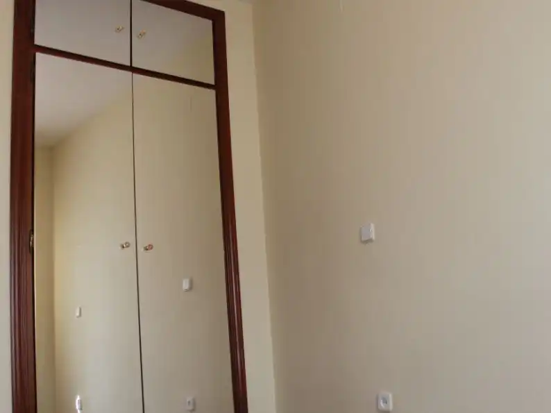 Piso en venta en Calle Nuestra Senora de las Nieves, 26, Santa Bárbara Habitación de Piso en venta en Toledo con Aire acondicionado, Calefacción y Terraza