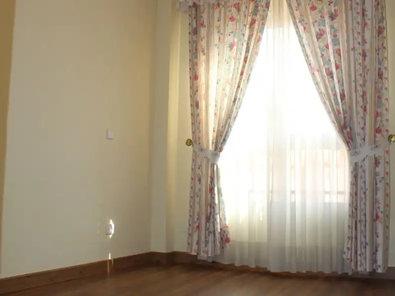 Piso en venta en Calle Nuestra Senora de las Nieves, 26, Santa Bárbara Habitación de Piso en venta en Toledo con Aire acondicionado, Calefacción y Terraza