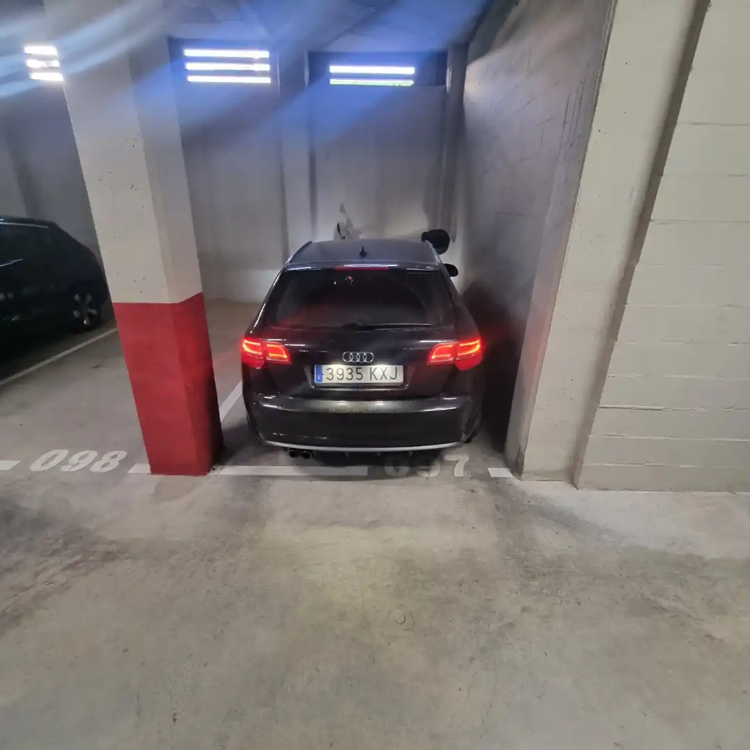Garatge en venda a Calle Juan Antonio Carrillo Salcedo, 4, Torreblanca Aparcament de Garatge en venda en Sevilla