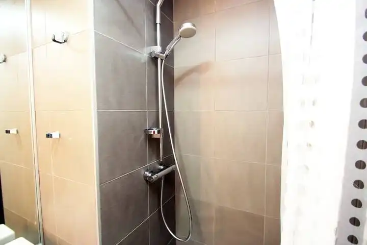 Wohnung zur Miete in Calle Velázquez, 146, El Viso Badezimmer von Wohnung zur Miete in Madrid Capital mit Klimaanlage