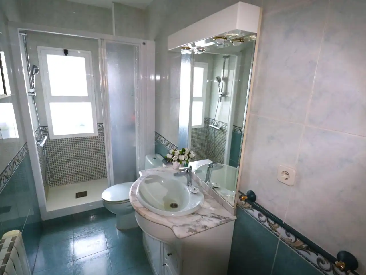 Bathroom of Flat for sale in Pinto  with Air Conditioner and Terrace