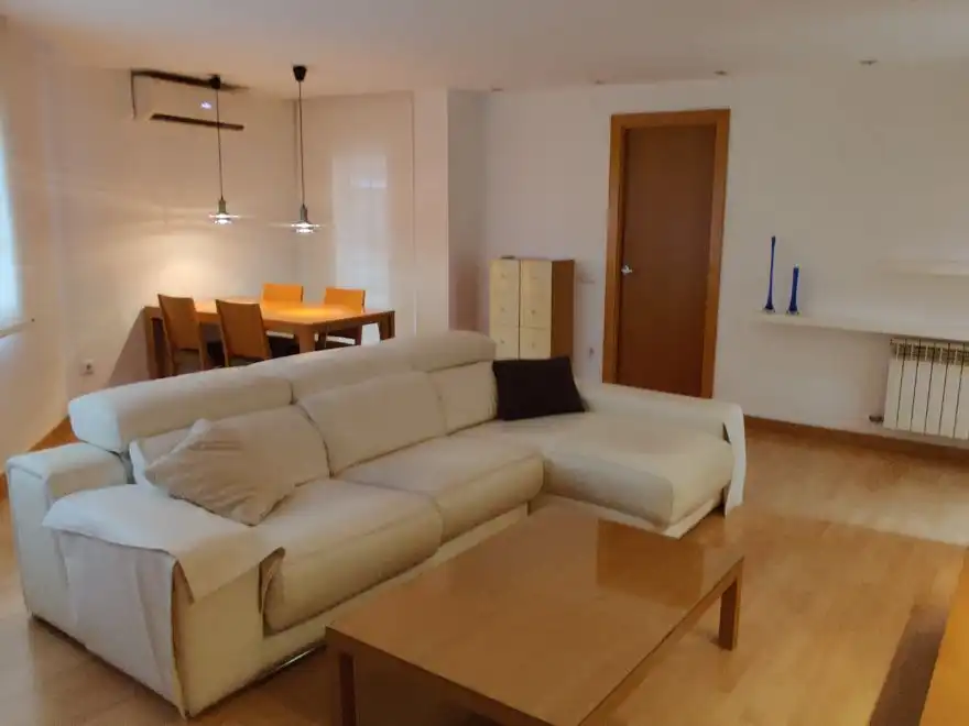 Piso en venta en Carrer de Narcís Monturiol, 72, Sagnier - Plaça de Catalunya Sala de estar de Piso en venta en El Prat de Llobregat con Aire acondicionado y Balcón