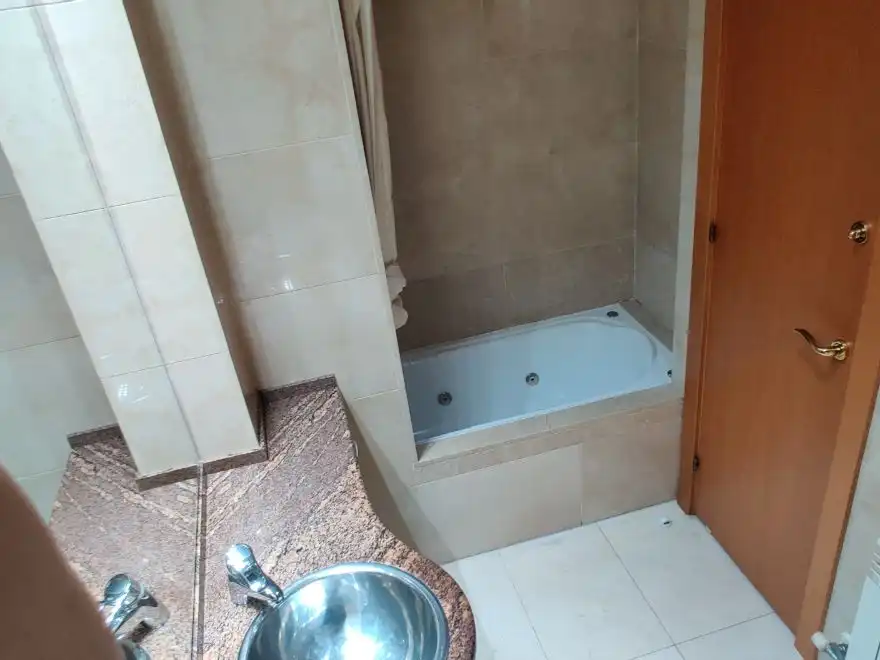 Piso en venta en Carrer de Narcís Monturiol, 72, Sagnier - Plaça de Catalunya Baño de Piso en venta en El Prat de Llobregat con Aire acondicionado y Balcón