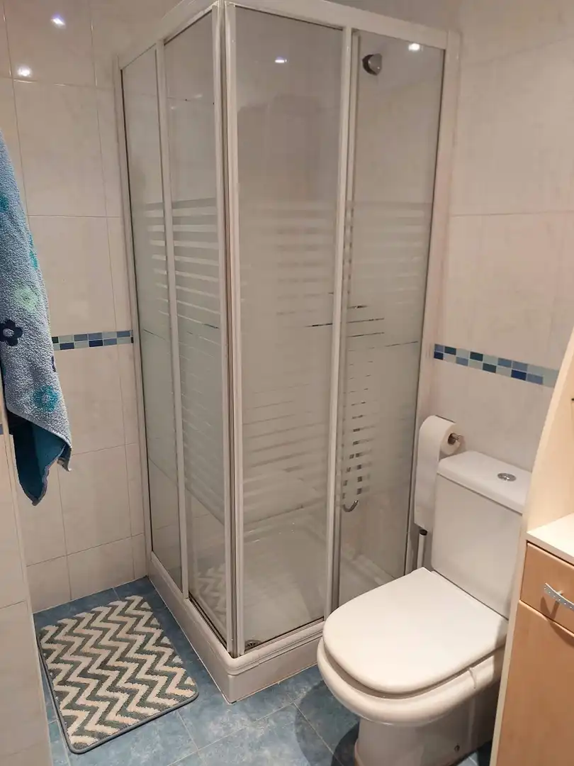 Bathroom of Flat for sale in Salamanca Capital  with Swimming Pool and Balcony