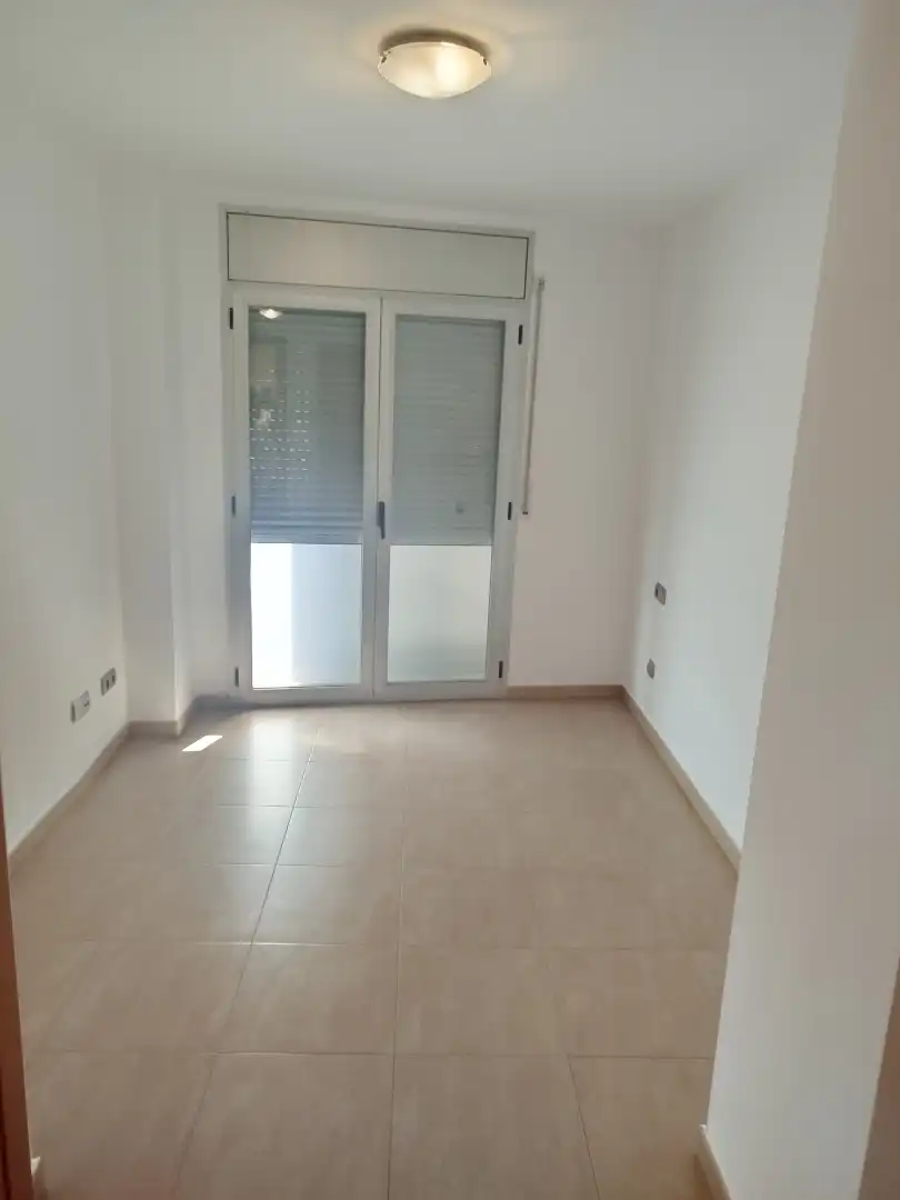 Flat for rent in Carrer D'emili Cabañes, 22, Centre Flat for rent in Carrer D'emili Cabañes, 22, Centre