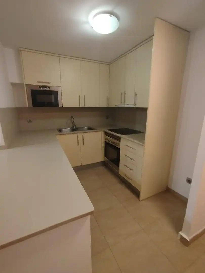 Flat for rent in Carrer D'emili Cabañes, 22, Centre Flat for rent in Carrer D'emili Cabañes, 22, Centre