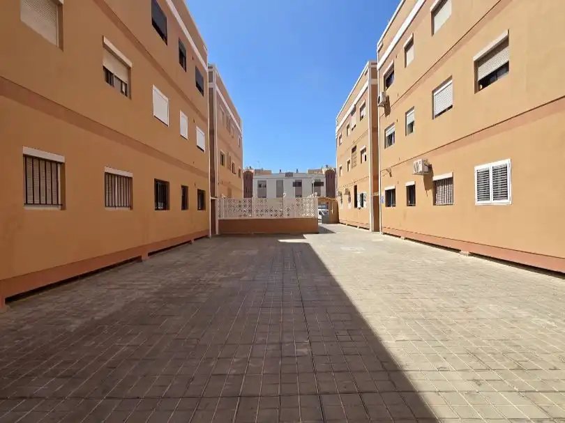 Piso en venta en Calle Bentejuí, 1, San Bartolomé Interior Vista exterior de Piso en venta en San Bartolomé de Tirajana con Aire acondicionado, Terraza y Trastero