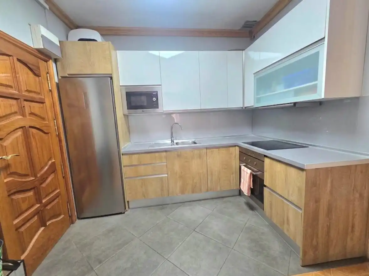 Piso en venta en Calle Bentejuí, 1, San Bartolomé Interior Cocina de Piso en venta en San Bartolomé de Tirajana con Aire acondicionado, Terraza y Trastero
