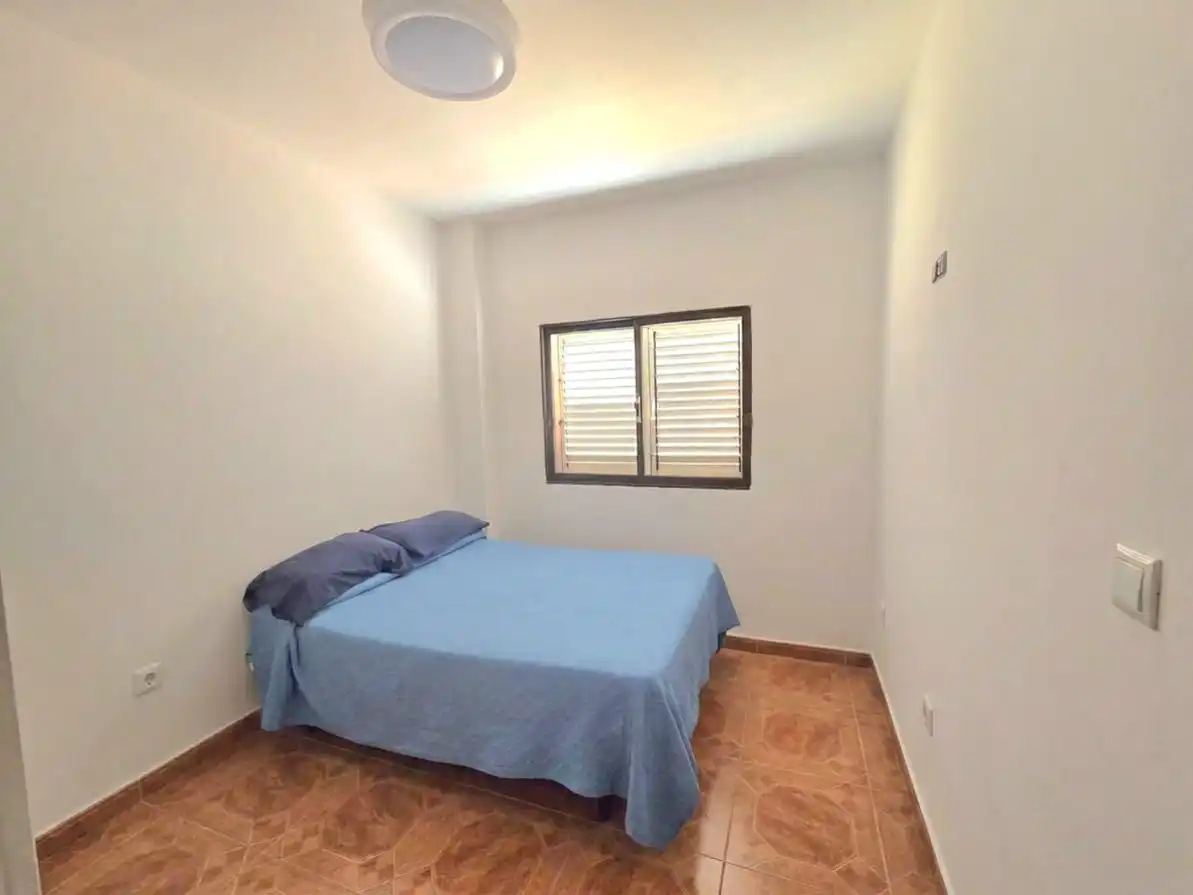 Piso en venta en Calle Bentejuí, 1, San Bartolomé Interior Habitación de Piso en venta en San Bartolomé de Tirajana con Aire acondicionado, Terraza y Trastero