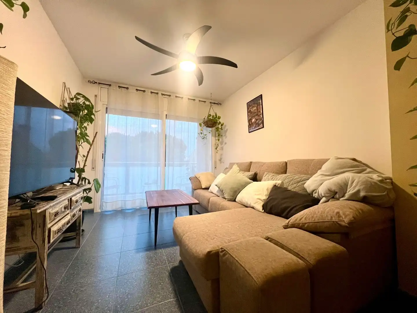 Dúplex en venda a Carrer Arenys de Mar, 6, Centre Sala d'estar de Dúplex en venda en Pineda de Mar amb Terrassa