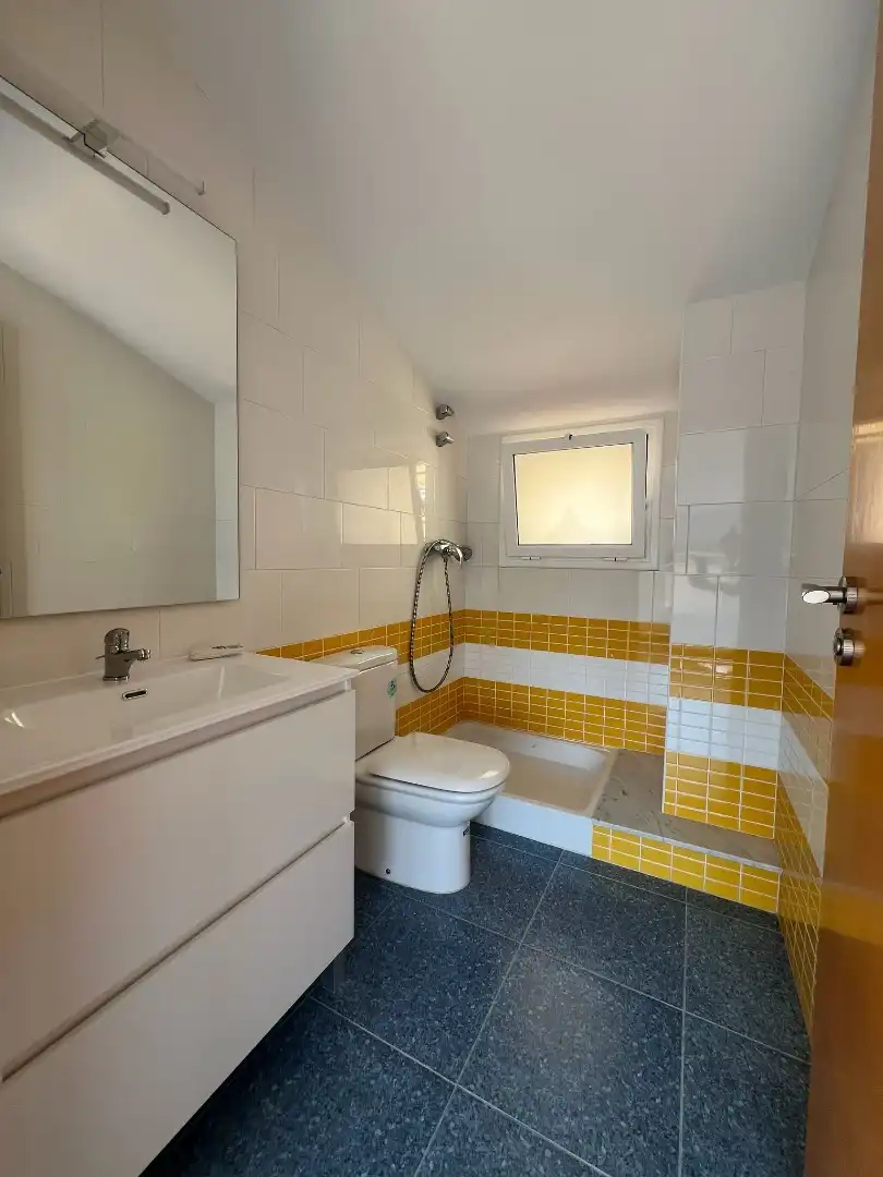 Duplexes for sale in Carrer Arenys de Mar, 6, Pineda de Mar Bathroom of Duplexes for sale in Pineda de Mar with Terrace and Balcony
