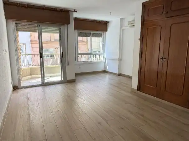 Apartamento en venta en Calle Sol, 14, Camino de Ronda Habitación de Apartamento en venta en Granada con Aire acondicionado, Calefacción y Terraza