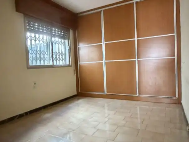 Apartamento en venta en Calle Sol, 14, Camino de Ronda Habitación de Apartamento en venta en Granada con Aire acondicionado, Calefacción y Terraza