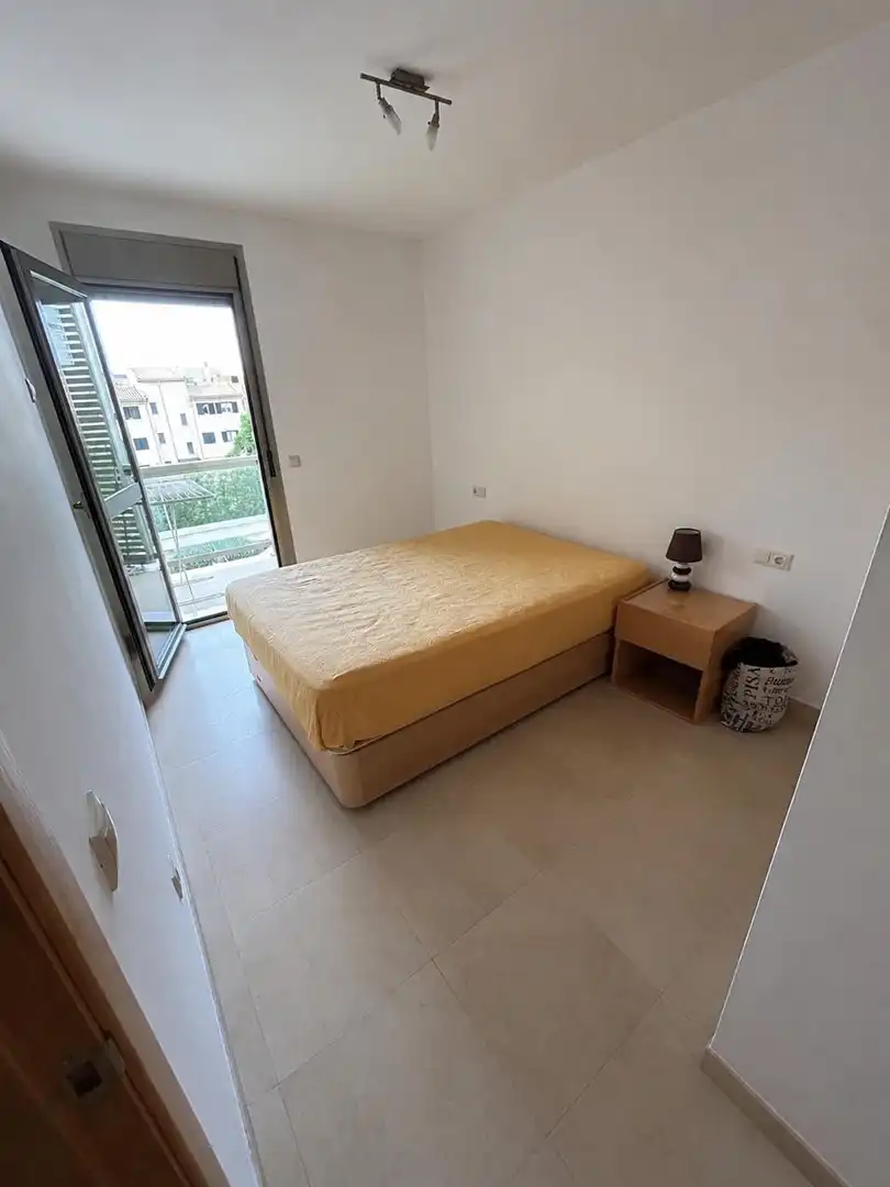 Piso de alquiler en Carrer Guillem Santandreu, 7, Lloseta Habitación de Piso de alquiler en Lloseta con Terraza, Piscina y Parking comunitario