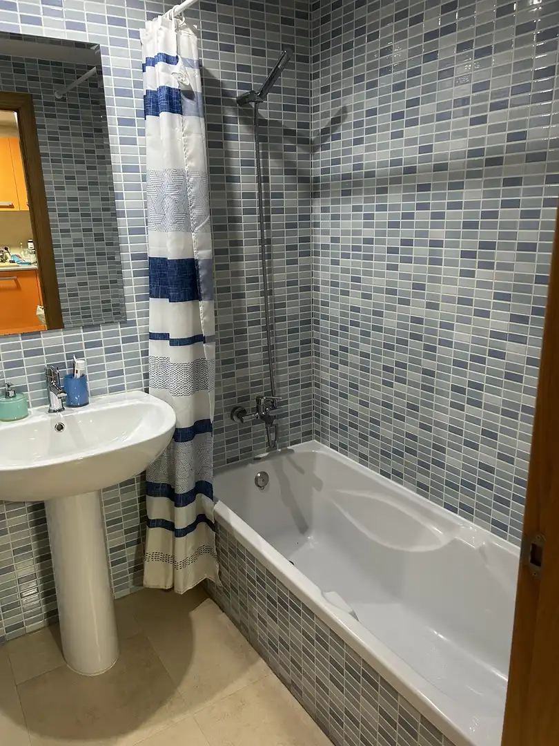 Piso de alquiler en Carrer Guillem Santandreu, 7, Lloseta Baño de Piso de alquiler en Lloseta con Terraza, Piscina y Parking comunitario