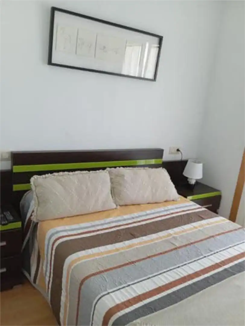 Habitación de Piso de alquiler en Melide con Trastero y Amueblado