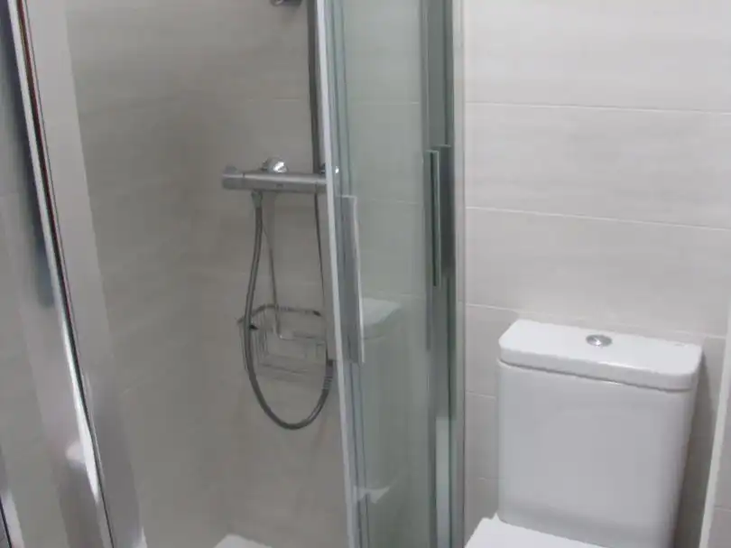 Room in Calle del Pinzón, 35, Vista Alegre