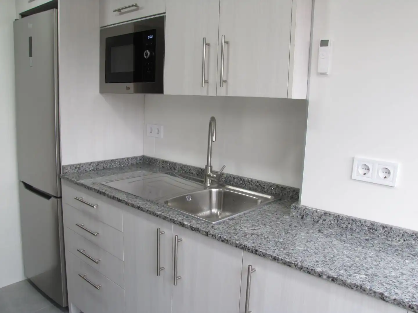 Room in Calle del Pinzón, 35, Vista Alegre
