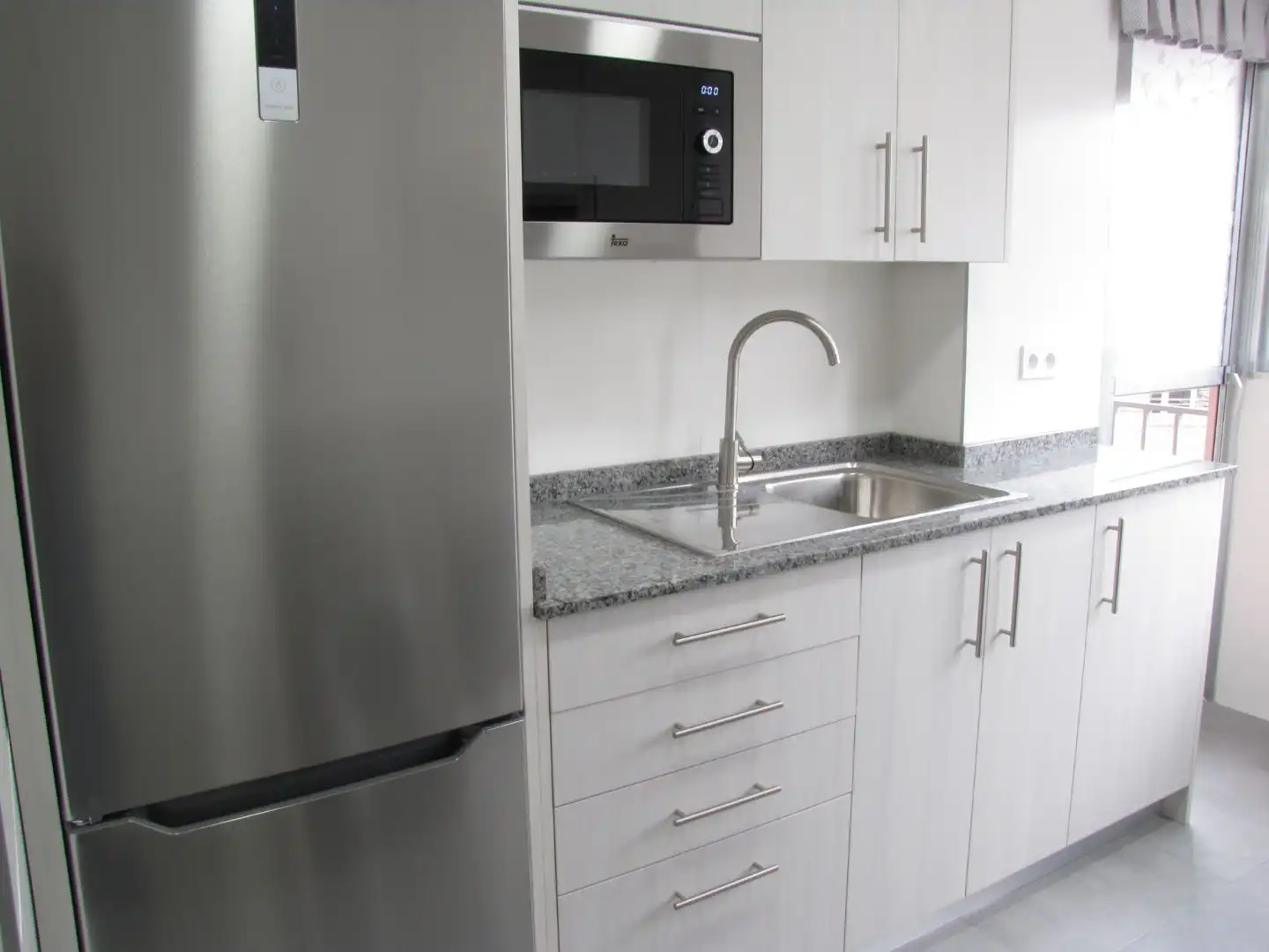 Room in Calle del Pinzón, 35, Vista Alegre