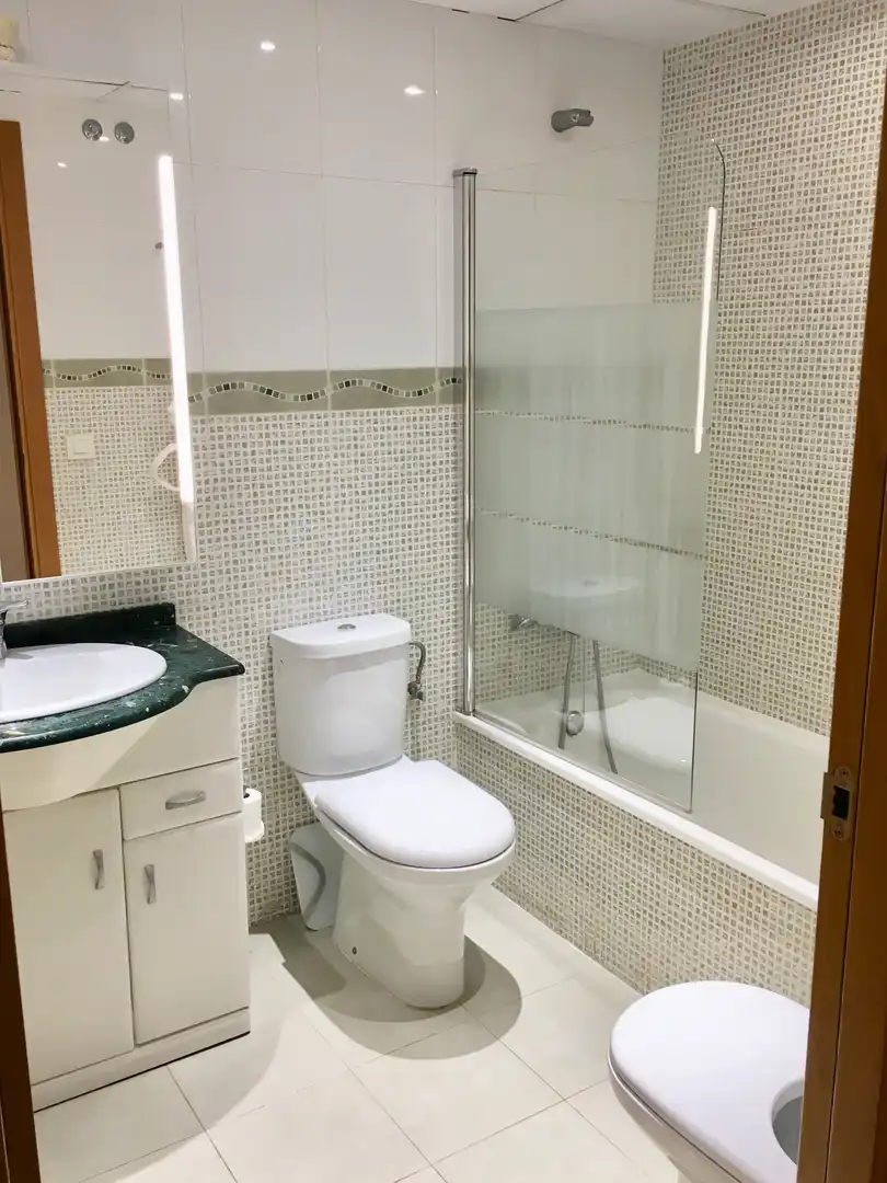 Flat for sale in Passeig de la Universitat, 42, Estación - Universidad Bathroom of Flat for sale in Castellón de la Plana / Castelló de la Plana with Air Conditioner