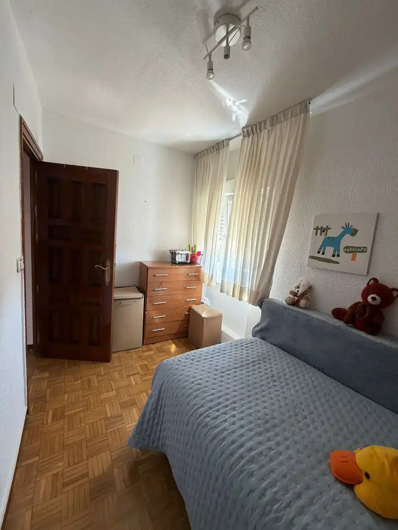 Bedroom of Flat for sale in  Madrid Capital  with Air Conditioner