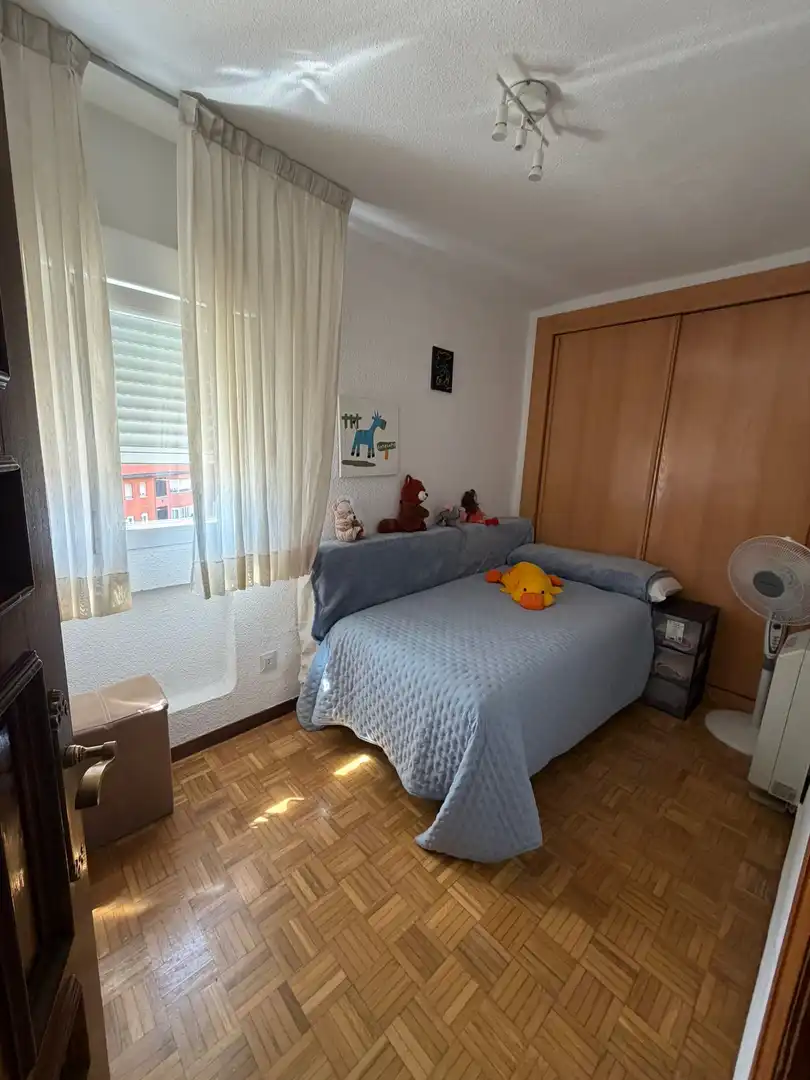 Bedroom of Flat for sale in  Madrid Capital  with Air Conditioner