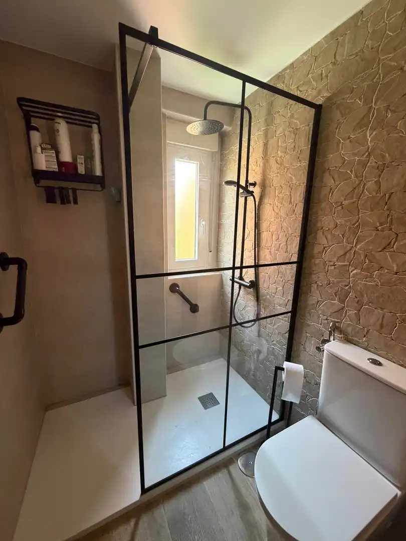 Bathroom of Flat for sale in  Madrid Capital  with Air Conditioner