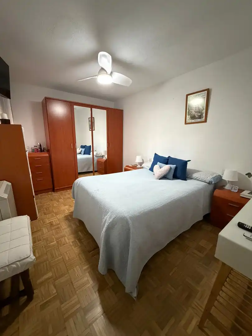 Bedroom of Flat for sale in  Madrid Capital  with Air Conditioner