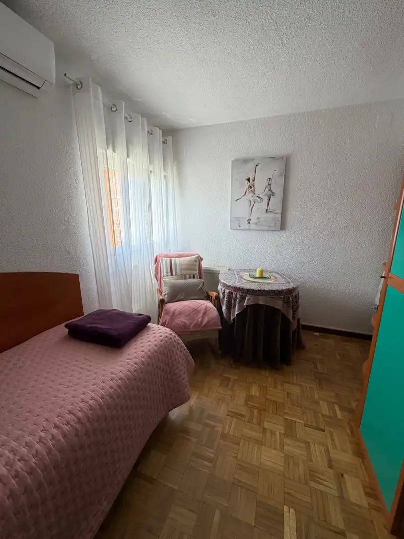 Bedroom of Flat for sale in  Madrid Capital  with Air Conditioner